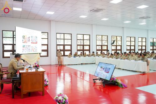 ภาพ No.201929:ผู้ว่าปทุมฯ มอบแนวทางการขับเคลื่อนพัฒนาจังหวัดฯ แก่หัวหน้าส่วนราชการ ผู้บริหารท้องถิ่น กำนัน ผู้ใหญ่บ้าน อ.คลองหลวง วันอังคารที่ 21 มกราคม พ.ศ. 2568