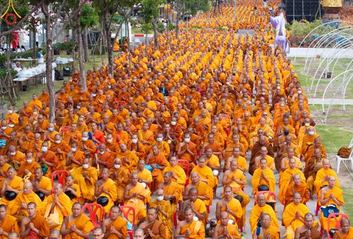 ภาพ No.126045:พิธีทำบุญเมืองนครราชสีมา ฉลอง 556 ปี ตักบาตรพระ 10,000 รูป ในวันเสาร์ที่ 2 มีนาคม พ.ศ.2567 ณ อนุสาวรีย์ท้าวสุรนารี จ.นครราชสีมา จัดโดย คณะสงฆ์จังหวัดนครราชสีมา ร่วมกับสำนักงานจังหวัดนครราชสีมา