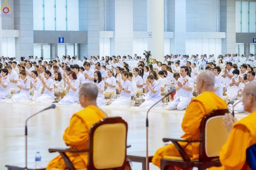 ภาพ No.323653:วันที่ 22 เมษายน พ.ศ.2569(วันคุ้มครองโลก) งานถวายมหาสังฆทาน 40,000 กว่าวัดทั่วประเทศ พิธีภาคสาย ปฏิบัติธรรม ,  พิธีมอบปัจจัยช่วยเหลือครู 4 จังหวัดชายแดนภาคใต้