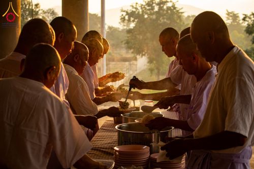 ภาพ No.181153:การรายงานตัวเข้ารับการอบรม และกิจวัตรกิจกรรมประจำวันก่อนบวช ของธรรมทายาท ณ ธุดงคสถานลำพูน ตั้งแต่วันที่ 1 ธันวาคม พ.ศ. 2567