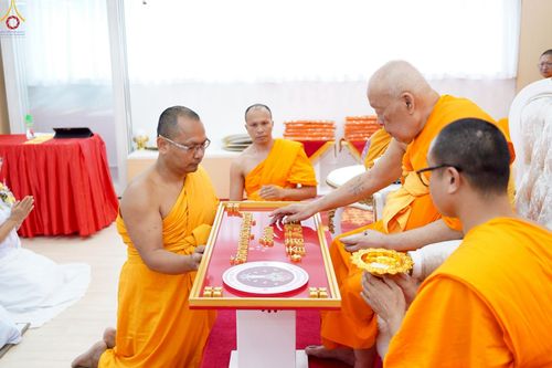ภาพ No.233684:วันอาทิตย์ที่ 6 กรกฎาคม พ.ศ.2568 พิธีสมโภช 15 ปี วัดพระธรรมกายเกาลูน และพิธีมุทิตาสักการะเปรียญธรรม 9 ประโยค ณ วัดพระธรรมกายเกาลูน เขตปกครองพิเศษฮ่องกง สาธารณรัฐประชาชนจีน