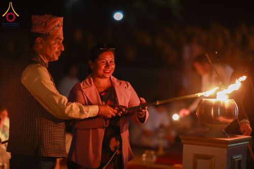 ภาพ No.130624:พิธีจุดโคมประทีปถวายเป็นพุทธบูชา ในโครงการบรรพชา 1,250 รูป ณ มหาวิหารมายาเทวี แดนประสูติ สวนลุมพินี ประเทศเนปาล วันที่ 9 มีนาคม พ.ศ. 2567