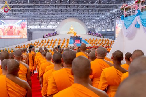 ภาพ No.237442:วันอาทิตย์ที่ 10 สิงหาคม พ.ศ.2568 พิธีมอบใบประกาศเกียรติคุณ โครงการสอบบาลี "ฉลองแชมป์" บูชาธรรม 80 ปี หลวงพ่อธัมมชโย ประจำปี 2568 และ พิธีมอบดวงแก้วสามเณรทรงบาลีไวยากรณ์ ณ สภาธรรมกายสากล วัดพระธรรมกาย ปทุมธานี