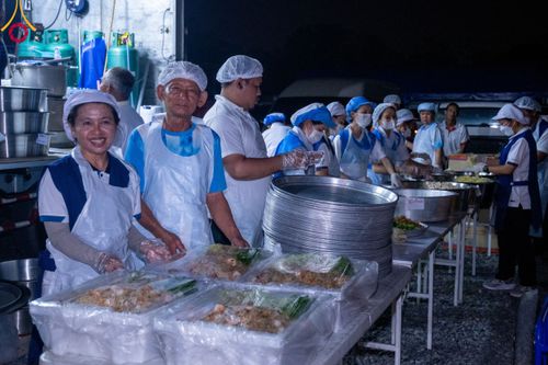 ภาพ No.115638:พิธีถวายภัตตาหารเป็นสังฆทาน แด่คณะพระธรรมยาตรา ปีที่ 12 วันที่ 20 มกราคม พ.ศ. 2567 ณ วัดโบสถ์(บน) บางคูเวียง จ.นนทบุรี