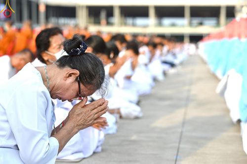 ภาพ No.219581:วันอังคารที่ 22 เมษายน พ.ศ. 2568 พิธีถวายมหาสังฆทานคณะสงฆ์ 40,000 กว่าวัดทั่วประเทศ เนื่องในวันคุ้มครองโลก ณ วัดพระธรรมกาย จ.ปทุมธานี