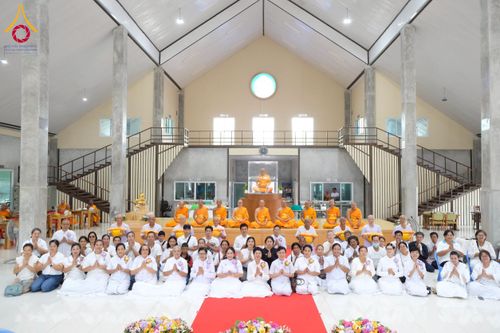 ภาพ No.277931:พิธีตัดปอยผมและปลงผมนาคธรรมทายาท พิธีขอขมาผู้ปกครอง ณ ศูนย์อบรมเยาวชนนครปฐม จ.นครปฐม และพิธีมอบบาตร ผ้าไตร นาคธรรมทายาท พิธีบรรพชา อุปสมบทหมู่ ณ วัดลาดหญ้าไทร จ.นครปฐม