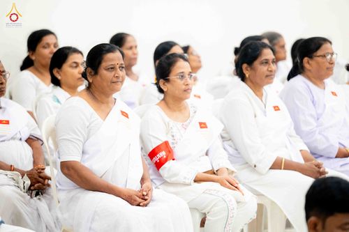 ภาพ No.347217:วันที่ 3–4 กันยายน พ.ศ. 2569 ฟังธรรม-ปฏิบัติธรรมในโครงการบวชอุบาสก–อุบาสิกาแก้ว ณ วัดพุทธสันติวัน ธรรมชัย เมืองนาคปูร์ ประเทศอินเดีย