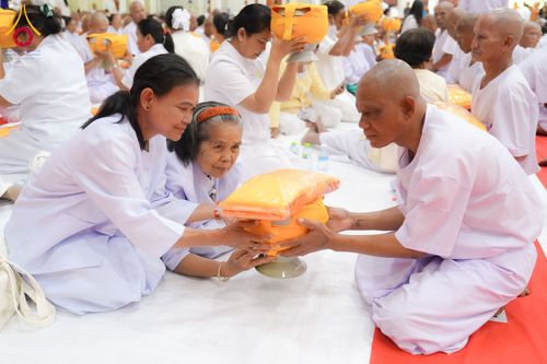 ภาพ No.281202:วันที่ 4 ธันวาคม พ.ศ. 2568 พิธีบรรพชาสามเณร ในโครงการบวชบูชาธรรมมหาปูชนียาจารย์  ณ วัดกลางพระอารามหลวง จังหวัดบุรีรัมย์