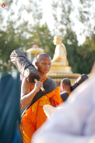 ภาพ No.290490:วันที่ 7 มกราคม พ.ศ. 2569 พิธีต้อนรับพระธรรมยาตรา ณ อนุสรณ์สถานลำดับที่ 2  สถานที่ตั้งมโนปณิธานบวชตลอดชีวิต อนุสรณ์สถานคลองบางนางแท่น (ภาพชุดที่ 2) อ.สามพราน จ.นครปฐม ในโครงการธรรมยาตรา กตัญญูบูชา มหาปูชนียาจารย์ พระมงคลเทพมุนี(สด จนฺทสโร) พระผู้ปราบมาร 