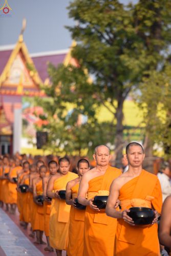 ภาพ No.294469:วันที่ 14 มกราคม พ.ศ. 2569 พิธีตักบาตรพระธรรมยาตรา ณ วัดสองพี่น้อง ต.ต้นตาล อ.สองพี่น้อง จ.สุพรรณบุรี ในโครงการธรรมยาตรา กตัญญูบูชา มหาปูชนียาจารย์ พระมงคลเทพมุนี(สด จนฺทสโร) พระผู้ปราบมาร อนุสรณ์สถาน 7 แห่ง ปีที่ 14