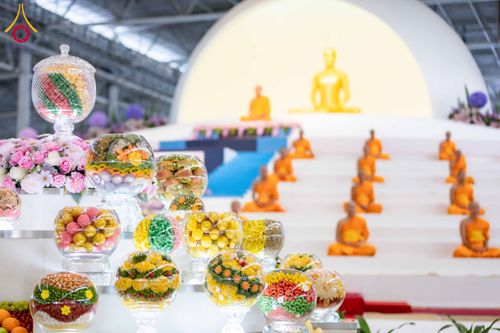 ภาพ No.318365:วันอาทิตย์ต้นเดือนที่ 5 เมษายน พ.ศ.2569 พิธีบูชาข้าวพระ ณ สภาธรรมกายสากล วัดพระธรรมกาย