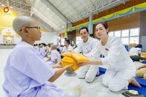 ภาพ No.317483:วันอาทิตย์ ที่ 29 มีนาคม พ.ศ.2569  พิธีปลงผม , พิธีขอขมามอบบาตรและผ้าไตร , พิธีบรรพชา ณ ศูนย์ปฏิบัติธรรมสมุทรปราการ จำนวน 42 รูป