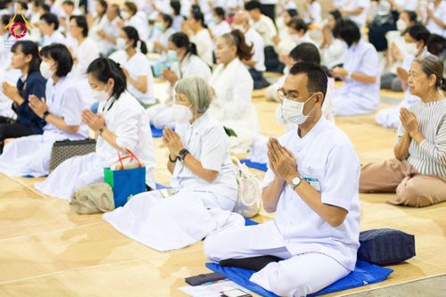 ภาพ No.121230:พิธีถวายภัตตาหารเป็นสังฆทาน แด่คณะพระธรรมยาตราฯ ในโครงการธรรมยาตรากตัญญูบูชา มหาปูชนียาจารย์ พระมงคลเทพมุนี(สด จนฺทสโร) พระผู้ปราบมาร อนุสรณ์สถาน 7 แห่ง ปีที่ 12 วันที่ 30 มกราคม พ.ศ. 2567 ณ สภาธรรมกายสากล วัดพระธรรมกาย