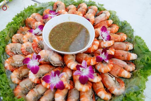 ภาพ No.72198:พิธีถวายภัตตาหารเป็นสังฆทาน แด่คณะพระธรรมยาตราฯ ในโครงการธรรมยาตรากตัญญูบูชา มหาปูชนียาจารย์ พระมงคลเทพมุนี(สด จนฺทสโร) พระผู้ปราบมาร อนุสรณ์สถาน 7 แห่ง ปีที่ 11 วันที่ 18 มกราคม พ.ศ. 2566