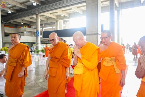 ภาพ No.323480:วันที่ 22 เมษายน พ.ศ.2569(วันคุ้มครองโลก) งานถวายมหาสังฆทาน 40,000 กว่าวัดทั่วประเทศ การเดินทางเข้าวัด , การต้อนรับปฏิสันถารพระสังฆาธิการ  ,  การจัดเตรียมภัตตาหาร , การลงทะเบียน