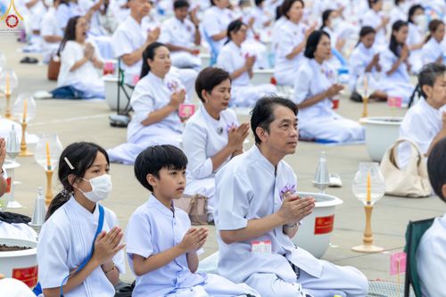 ภาพ No.90170:พิธีปลูกทรัพย์บานชื่น  เนื่องใน 139 ปี วันคล้ายวันเกิดด้วยรูปกายเนื้อ พระมงคลเทพมุนี (สด จนฺทสโร) พระผู้ปราบมาร วันอังคารที่ 10 ตุลาคม พ.ศ. 2566 ณ วัดพระธรรมกาย จ.ปทุมธานี