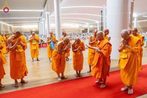 ภาพ No.310621:วันอาทิตย์ที่ 22 กุมภาพันธ์ พ.ศ. 2569 พิธีมุทิตาสักการะในโอกาสอายุวัฒนะมงคล 80 ปี พระพรหมวชิรปัญญาจารย์ (ทองดี สุรเตโช ป.ธ.9) ณ ห้องแก้วสารพัดนึก 2 วัดพระธรรมกาย จ.ปทุมธานี