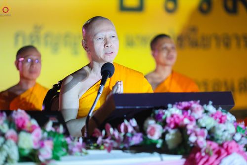 ภาพ No.294192:วันที่ 13 มกราคม พ.ศ. 2569 พิธีจุดประทีปถวายเป็นพุทธบูชา และบูชาธรรมมหาปูชนียาจารย์  (ภาพชุดที่ 2) ณ วัดสองพี่น้อง ต.ต้นตาล อ.สองพี่น้อง จ.สุพรรณบุรี ในโครงการธรรมยาตรา กตัญญูบูชา มหาปูชนียาจารย์ พระมงคลเทพมุนี(สด จนฺทสโร) พระผู้ปราบมาร อนุสรณ์สถาน 7 แห่