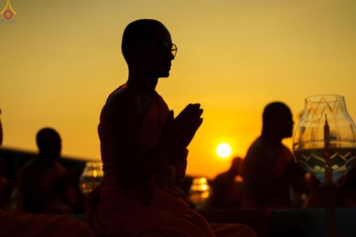 ภาพ No.307835:วันที่ 31 มกราคม พ.ศ. 2569 พิธีจุดประทีปธรรมถวายเป็นพุทธบูชา  และบูชาธรรมมหาปูชนียาจารย์ (ภาพชุดที่ 2) ณ วัดพระธรรมกาย ปทุมธานี ในโครงการธรรมยาตรา กตัญญูบูชา มหาปูชนียาจารย์ พระมงคลเทพมุนี(สด จนฺทสโร) พระผู้ปราบมาร อนุสรณ์สถาน 7 แห่ง ปีที่ 14