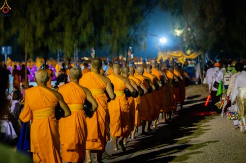 ภาพ No.302365:วันที่ 24 มกราคม พ.ศ. 2569 พิธีตักบาตรพระธรรมยาตรา ณ อนุสรณ์สถานลำดับที่ 5 สถานที่เผยแผ่วิชชาธรรมกายครั้งแรก อนุสรณ์สถานบางปลา วัดบางปลา อำเภอบางเลน จังหวัดนครปฐม ในโครงการธรรมยาตรา กตัญญูบูชา มหาปูชนียาจารย์ พระมงคลเทพมุนี(สด จนฺทสโร) พระผู้ปราบมาร อนุส