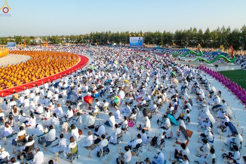 ภาพ No.301983:วันที่ 23 มกราคม พ.ศ. 2569 พิธีจุดประทีปธรรมถวายเป็นพุทธบูชา และบูชาธรรมมหาปูชนียาจารย์  ณ อนุสรณ์สถานลำดับที่ 5 สถานที่เผยแผ่วิชชาธรรมกายครั้งแรก อนุสรณ์สถานบางปลา วัดบางปลา อำเภอบางเลน จังหวัดนครปฐม ในโครงการธรรมยาตรา กตัญญูบูชา มหาปูชนียาจารย์ พระมงคล