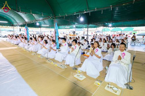 ภาพ No.301063:วันที่ 23 มกราคม พ.ศ. 2569 พิธีถวายภัตตาหารเป็นสังฆทาน แด่พระธรรมยาตรา ณ อนุสรณ์สถานบางปลา วัดบางปลา อำเภอบางเลน จังหวัดนครปฐม ในโครงการธรรมยาตรา กตัญญูบูชา มหาปูชนียาจารย์ พระมงคลเทพมุนี(สด จนฺทสโร) พระผู้ปราบมาร อนุสรณ์สถาน 7 แห่ง ปีที่ 14