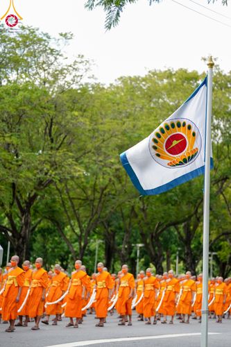 ภาพ No.89081:พิธีอัญเชิญรูปหล่อทองคำ  คุณยายอาจารย์มหารัตนอุบาสิกาจันทร์ ขนนกยูง เพื่อประดิษฐาน ณ มหาวิหารคุณยายอาจารย์ฯ เนื่องในวันครูผู้ค้นพบวิชชาธรรมกาย วันศุกร์ที่ 29 กันยายน พ.ศ. 2566