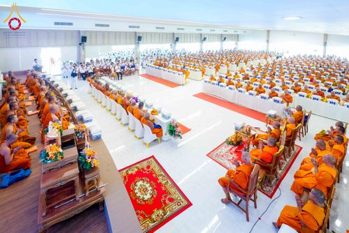 ภาพ No.313756:วันเสาร์ที่ 14 มีนาคม พ.ศ. 2569 พิธีตักบาตรแด่คณะสงฆ์ 323 วัด 4 จังหวัดชายแดนภาคใต้ พิธีถวายสังฆทานแด่คณะสงฆ์ 323 วัด ปีที่ 22 ครั้งที่ 183 พิธีมอบกองทุนหนุนแรงใจช่วยครูใต้ ปีที่ 19 ครั้งที่ 146 และพิธีทำบุญอุทิศส่วนกุศลให้ผู้วายชนม์ ณ ศูนย์ปฏิบัติธรรมภา