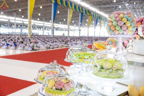 ภาพ No.105525:พิธีปฏิบัติธรรมและพิธีบูชาข้าวพระ ในวันจันทร์ที่ 1 มกราคม พ.ศ. 2567 ณ สภาธรรมกายสากล วัดพระธรรมกาย