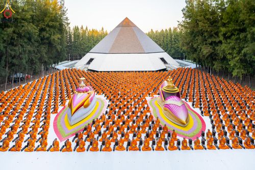 ภาพ No.106241:พระธรรมยาตราร่วมปฏิบัติธรรม และถ่ายภาพหมู่ประวัติศาสตร์ ในโครงการธรรมยาตรากตัญญูบูชา มหาปูชนียาจารย์ พระมงคลเทพมุนี(สด จนฺทสโร) พระผู้ปราบมาร  อนุสรณ์สถาน 7 แห่ง ปีที่ 12  วันที่ 4 มกราคม พ.ศ. 2567  ณ อนุสรณ์สถานมหาวิหารพระมงคลเทพมุนี จ.สุพรรณบุรี