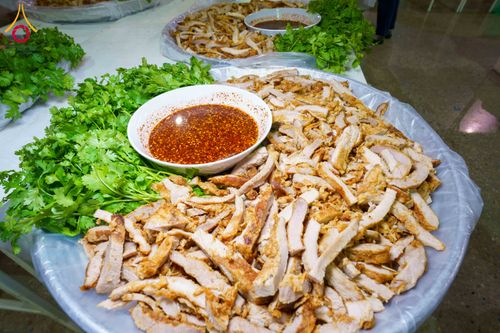 ภาพ No.303134:วันที่ 26 มกราคม พ.ศ. 2569 พิธีถวายภัตตาหารเป็นสังฆทาน แด่พระธรรมยาตรา ณ วัดพระธรรมกาย  จังหวัดปทุมธานี ในโครงการธรรมยาตรา กตัญญูบูชา มหาปูชนียาจารย์ พระมงคลเทพมุนี(สด จนฺทสโร) พระผู้ปราบมาร อนุสรณ์สถาน 7 แห่ง ปีที่ 14