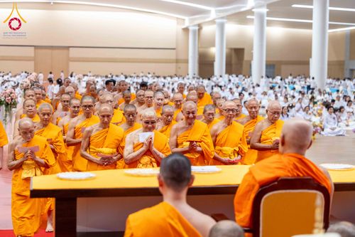 ภาพ No.310600:วันอาทิตย์ที่ 22 กุมภาพันธ์ พ.ศ. 2569 พิธีมุทิตาสักการะในโอกาสอายุวัฒนะมงคล 80 ปี พระพรหมวชิรปัญญาจารย์ (ทองดี สุรเตโช ป.ธ.9) ณ ห้องแก้วสารพัดนึก 2 วัดพระธรรมกาย จ.ปทุมธานี