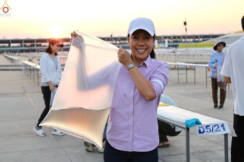 ภาพ No.320439:วันที่ 9 เมษายน พ.ศ.2569 การเตรียมงาน มัดถุงน้ำ ถ่วงขาโต๊ะไทยธรรม เพื่องานถวายมหาสังฆทาน 40,000 กว่าวัดทั่วประเทศ วันคุ้มครองโลก 22 เมษายน พ.ศ.2569 วัดพระธรรมกาย