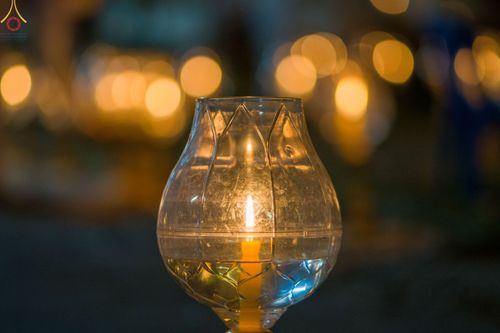 ภาพ No.73480:พิธีจุดประทีปถวายเป็นพุทธบูชา และบูชาธรรมมหาปูชนียาจารย์ ในโครงการธรรมยาตรากตัญญูบูชา มหาปูชนียาจารย์ พระมงคลเทพมุนี(สด จนฺทสโร) พระผู้ปราบมาร ปีที่ 11 ณ อนุสรณ์สถานลำดับที่ 4 สถานที่เกิดด้วยกายธรรม วัดโบสถ์ (บน) บางคูเวียง อ.บางกรวย จ.นนทบุรี วันที่ 21 