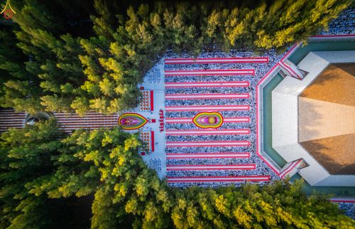 ภาพ No.289315:วันที่ 7 มกราคม พ.ศ. 2569 พิธีตักบาตรพระธรรมยาตรา ณ อนุสรณ์สถานลำดับที่ 1 สถานที่เกิดด้วยรูปกายเนื้อ อนุสรณ์สถานมหาวิหารพระมงคลเทพมุนี (โลตัสแลนด์) อ.สองพี่น้อง จ.สุพรรณบุรี ในโครงการธรรมยาตรา กตัญญูบูชา มหาปูชนียาจารย์ พระมงคลเทพมุนี(สด จนฺทสโร) พระผู้ป