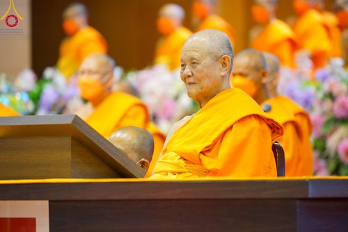 ภาพ No.92343:พิธีทอดกฐินธรรมชัยเพื่อสร้างอาคาร 115 ปี คุณยายอาจารย์มหารัตนอุบาสิกาจันทร์ ขนนกยูง อาทิตย์ต้นเดือนที่ 5 พฤศจิกายน พ.ศ. 2566 ณ วัดพระธรรมกาย จ.ปทุมธานี