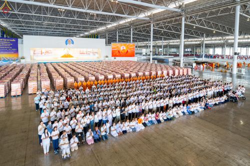 ภาพ No.322204:วันที่ 14 เมษายน พ.ศ.2569 การเตรียมกล่องไทยธรรม วันสุดท้าย เพื่องานถวายมหาสังฆทาน 40,000 กว่าวัดทั่วประเทศ วันคุ้มครองโลก 22 เมษายน พ.ศ.2569 วัดพระธรรมกาย