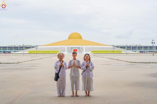 ภาพ No.345142:วันที่ 7 - 19 สิงหาคม พ.ศ.2569 ต้อนรับชาวต่างชาติเยี่ยมชมวัดพระธรรมกาย