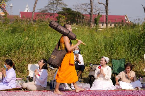 ภาพ No.290448:วันที่ 7 มกราคม พ.ศ. 2569 พิธีต้อนรับพระธรรมยาตรา ณ อนุสรณ์สถานลำดับที่ 2  สถานที่ตั้งมโนปณิธานบวชตลอดชีวิต อนุสรณ์สถานคลองบางนางแท่น (ภาพชุดที่ 2) อ.สามพราน จ.นครปฐม ในโครงการธรรมยาตรา กตัญญูบูชา มหาปูชนียาจารย์ พระมงคลเทพมุนี(สด จนฺทสโร) พระผู้ปราบมาร 