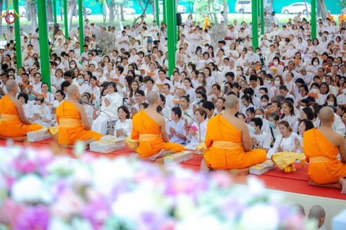 ภาพ No.137864:พิธีอุปสมบทสามเณรอุทิศชีวิต 11 รูป วันวิสาขบูชา พุธที่ 22 พฤษภาคม พ.ศ.2567 ณ อุโบสถ วัดพระธรรมกาย