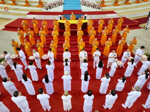 ภาพ No.81606:พิธีหล่อพระประธานเพื่อประดิษฐาน ณ ห้องแก้วสารพัดนึก 2 เนื่องในวันวิสาขบูชา วันเสาร์ที่ 3 มิถุนายน 2566 ณ วัดพระธรรมกาย จ.ปทุมธานี