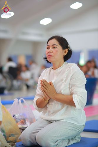 ภาพ No.321798:วันที่ 12 เมษายน พ.ศ.2569 ตักบาตรสงกรานต์ฉลองสามเณรใหม่  ณ ศูนย์ปฏิบัติธรรมระยอง(บ้านช่องลม)