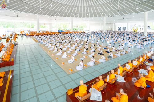 ภาพ No.337489:วันจันทร์ที่ 29 มิถุนายน พ.ศ.2569 (วันพระขึ้น 15 ค่ำ เดือน 8) พิธีบุพเปตพลี ครั้งที่ 184 ณ หอฉันคุณยายอาจารย์ฯ  พิธีสวดธัมมจักกัปปวัตนสูตร ครบ 8,495,000,000 จบ ณ มหาวิหารคด วัดพระธรรมกาย