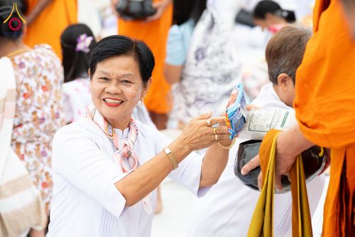 ภาพ No.348961:วันที่ 12 กันยายน พ.ศ.2569 พิธีตักบาตรแด่คณะสงฆ์ 323 วัด 4 จังหวัดชายแดนภาคใต้ พิธีถวายสังฆทานแด่คณะสงฆ์ 323 วัด ปีที่ 22 ครั้งที่ 189 พิธีมอบกองทุนหนุนแรงใจช่วยครูใต้ ปีที่ 19 ครั้งที่ 151 และพิธีทำบุญอุทิศส่วนกุศลให้ผู้วายชนม์ ณ ศูนย์อบรมเยาวชนปัตตานี 