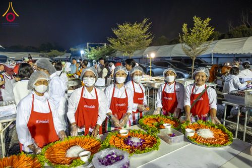 ภาพ No.294749:วันที่ 15 มกราคม พ.ศ. 2569 พิธีถวายภัตตาหารเป็นสังฆทาน แด่พระธรรมยาตรา ณ วัดโบสถ์บน ต.บางคูเวียง จ.นนทบุรี อนุสรณ์สถานลำดับที่ 4 สถานที่เกิดด้วยกายธรรม ในโครงการธรรมยาตรา กตัญญูบูชา มหาปูชนียาจารย์ พระมงคลเทพมุนี(สด จนฺทสโร) พระผู้ปราบมาร อนุสรณ์สถาน 7 แ