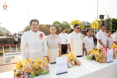 ภาพ No.318067:วันเสาร์ที่ 4 เมษายน พ.ศ. 2569 งานทำบุญเมืองใจกลางอยุธยา  ตักบาตรพระ 1,109 รูป ณ ถนนชีกุน หน้าวัดมหาธาตุ และวัดราชบูรณะ