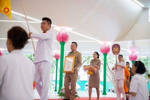 ภาพ No.308987:วันอาทิตย์ที่ 8 กุมภาพันธ์ พ.ศ. 2569  พิธีต้อนรับพระบัญชาสมเด็จพระสังฆราช แต่งตั้ง  “พระครูปลัดรัตนวีรวัฒน์” (รังสฤษดิ์ อิทฺธิจินฺตโก) เจ้าอาวาสวัดพระธรรมกาย ให้ดำรงตำแหน่ง “ที่ปรึกษาเจ้าคณะจังหวัดปทุมธานี”