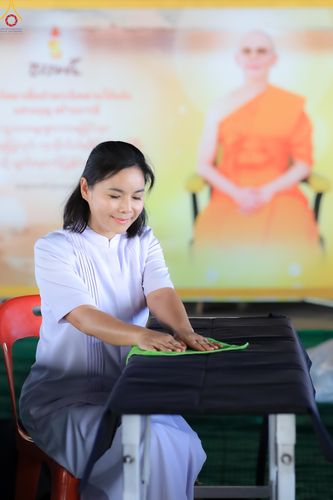 ภาพ No.322723:วันที่ 15-18 เมษายน พ.ศ.2569 การเเตรียมโต๊ะฉัน , เตรียมจุดพักค้าง , เรียงเก้าอี้ , เรียงกล่องไทยธรรม  เพื่องานถวายมหาสังฆทาน 40,000 กว่าวัดทั่วประเทศ วันคุ้มครองโลก 22 เมษายน พ.ศ.2569 วัดพระธรรมกาย