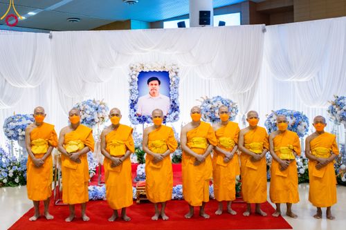 ภาพ No.90854:พิธีบำเพ็ญกุศลสวดพระอภิธรรม  อุบาสกถาวร พรหมถาวร (อุบาสกผู้ปั้นพระ) คืนที่ 4 วันอังคารที่ 17 ตุลาคม พ.ศ. 2566 ณ ห้องแก้วสารพัดนึก 1 สภาธรรมกายสากล วัดพระธรรมกาย จ.ปทุมธานี