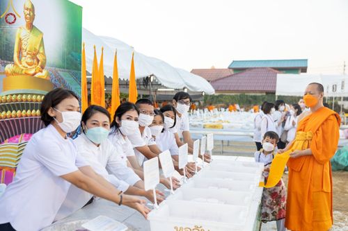 ภาพ No.71164:พิธีถวายภัตตาหารเป็นสังฆทาน แด่คณะพระธรรมยาตราฯ ในโครงการธรรมยาตราฯ ปีที่ 11 ณ อนุสรณ์สถานคลองบางนางแท่น อ.สามพราน จ.นครปฐม วันที่ 14 มกราคม พ.ศ. 2566